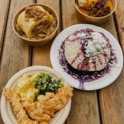 🍴Víkendové vaření nech na nás!
Naše kuchyně pro vás chystá tyhle pecky:

🥣 Poctivý kuřecí vývar se zeleninou a kapáním
🦌 Srnčí na smetaně s karlovarským knedlíkem
🍗 Kuřecí stripsy se šťouchanými bramborami
🫐 Borůvkový knedlík sypaný perníčkem a cukrem, přelitý máslem
🥟 Plněný bramborový knedlík s uzeným a pořádnou porcí zelí
🍟 Naše hranolky s domácí tatarkou nebo kečupem

A k tomu bohatý brogram pro děti 👶🏻(vše najdeš ve stories nebo v minulých příspvcích)